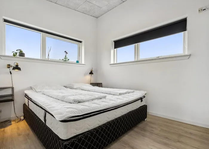 Dom wakacyjny Ingebrit - 1-4km From The Sea By Interhome *